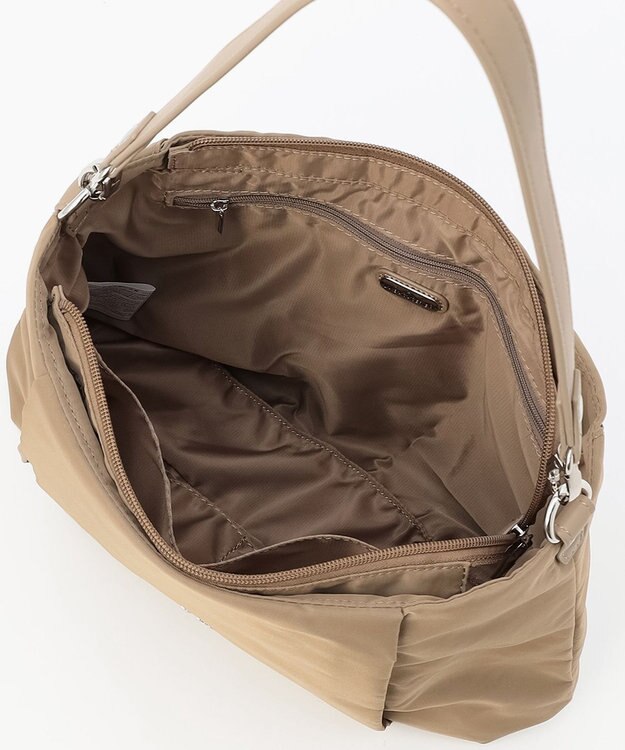 LA BAGAGERIE 多収納ナイロン2WAYショルダー グレージュ