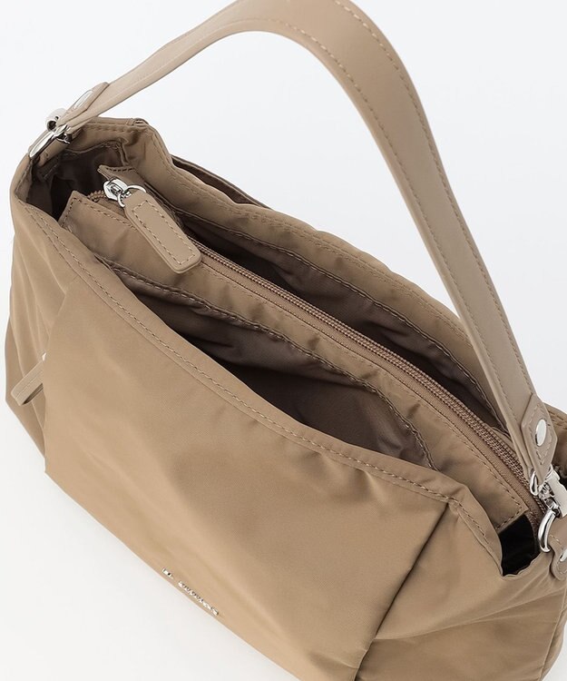 LA BAGAGERIE 多収納ナイロン2WAYショルダー グレージュ