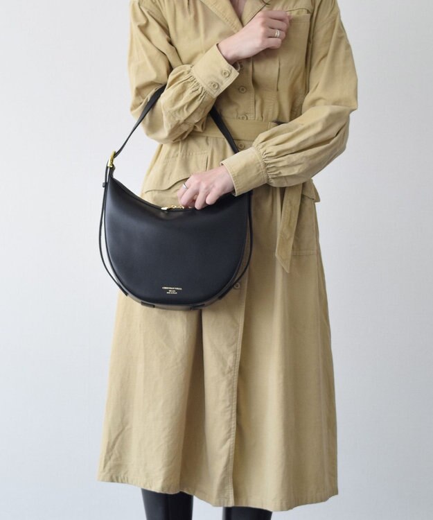 INTER-CHAUSSURES 【CHRISTIAN VILLA】ミディアムサイズレザーホーボーバッグ ブラック