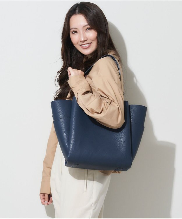 LA BAGAGERIE 【MONICA】収納いっぱいA4トート ネイビー