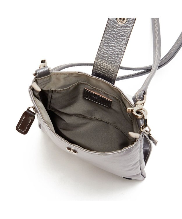 PELLE BORSA パスポートサイズショルダーバッグ Alive アライブ 4306 ガンメタ