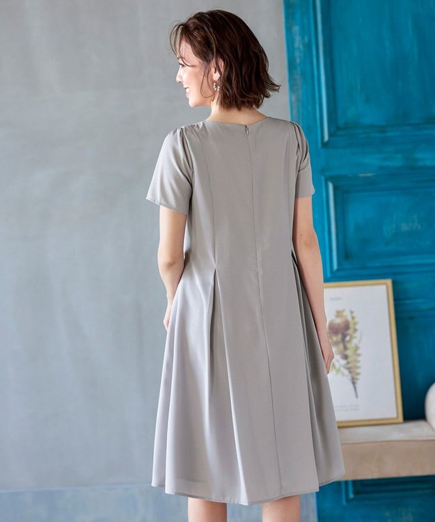 Tiaclasse 【洗える】スタイルアップも叶うピンタックワンピース グレー