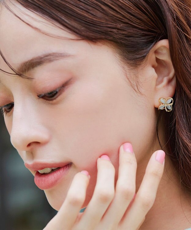 Tiaclasse 【金属アレルギー対応】ハイドランジアクリアピアス ゴールド