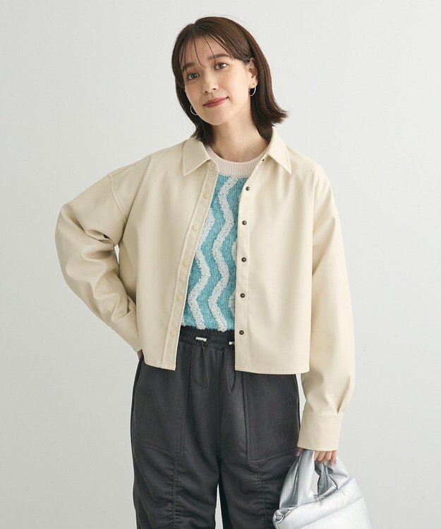 Green Parks ショート丈フェイクレザーシャツ Ecru