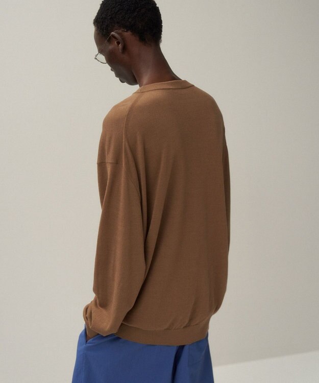 ATON NUBUCK SILK COTTON | クルーネックセーター - UNISEX CAMEL