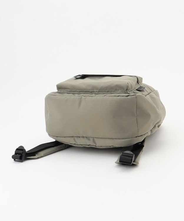 Y'SACCS フロントポケットベーシックリュック グレージュ