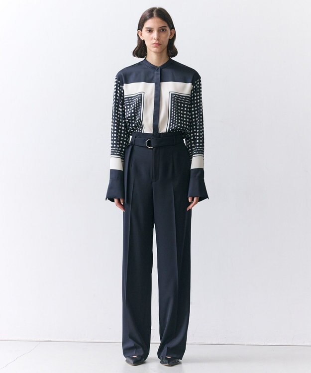 BEIGE， GADE / モノトーンドット柄バンドカラーブラウス Navy Mix