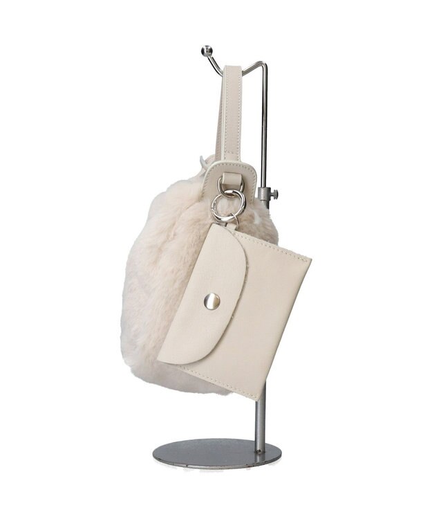 INTER-CHAUSSURES 【MARCO MASI】ポーチ付きフェイクファーバッグ アイボリー
