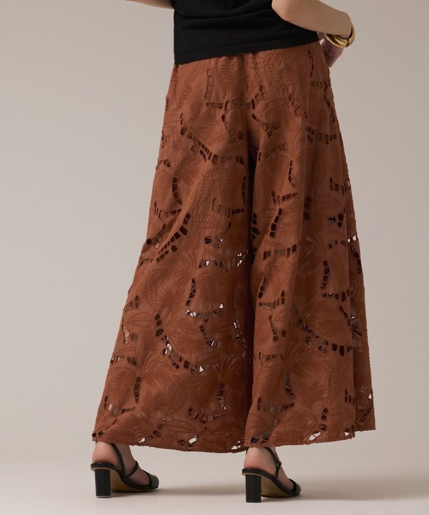 GRACE CONTINENTAL カットワークバギーパンツ ブラウン