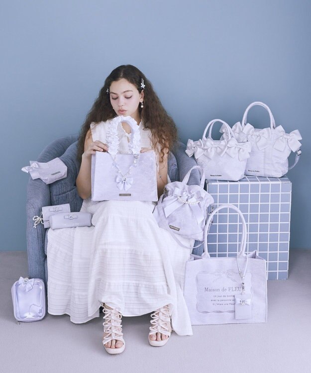 Maison de FLEUR ビジューリボンキルティングウォレット Sax