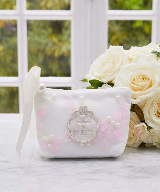 Maison de FLEUR マリエペタルパールポーチ Off White