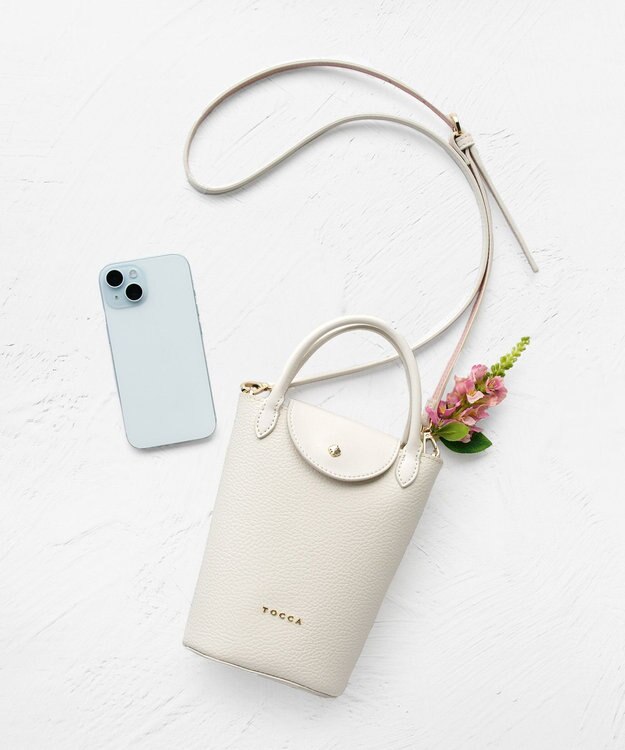 TOCCA 【八木アリサさん着用】PETAL SILHOUETTE LEATHER POCHETTE ポシェット アイボリー系