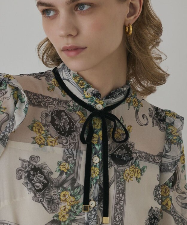 GRACE CONTINENTAL オーナメントフラワープリントワンピース キナリ