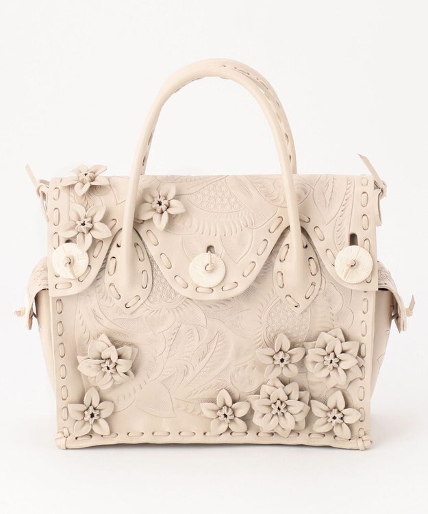 GRACE CONTINENTAL Motif Maestra エクリュ