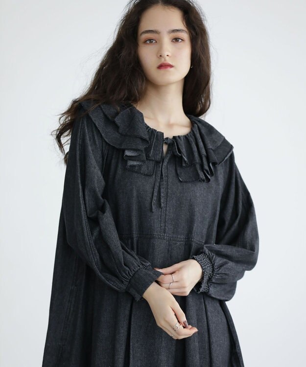 Green Parks ■ESCAR デニムラッフルカラーワンピース Black