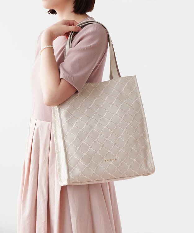 TOCCA 【A4サイズ対応】CHECKER CLOVER EMBROIDERY A4TOTE トートバッグ ベージュ系