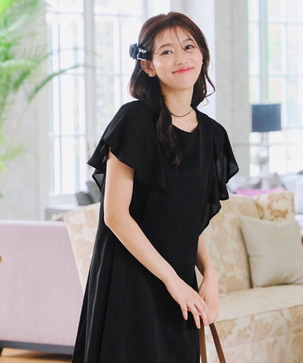 Tiaclasse 【洗える】フレアスリーブ花柄サックワンピース ブラック