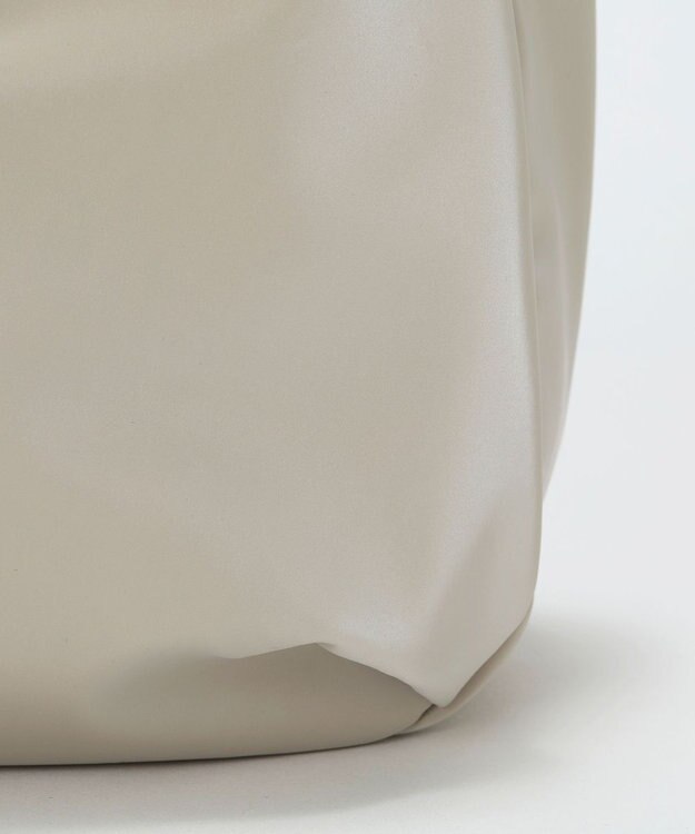 TOPKAPI 【Breath TOPKAPI】【軽量430g】Train 防水ポリエステル ワイド ショルダーバッグ ライトベージュ