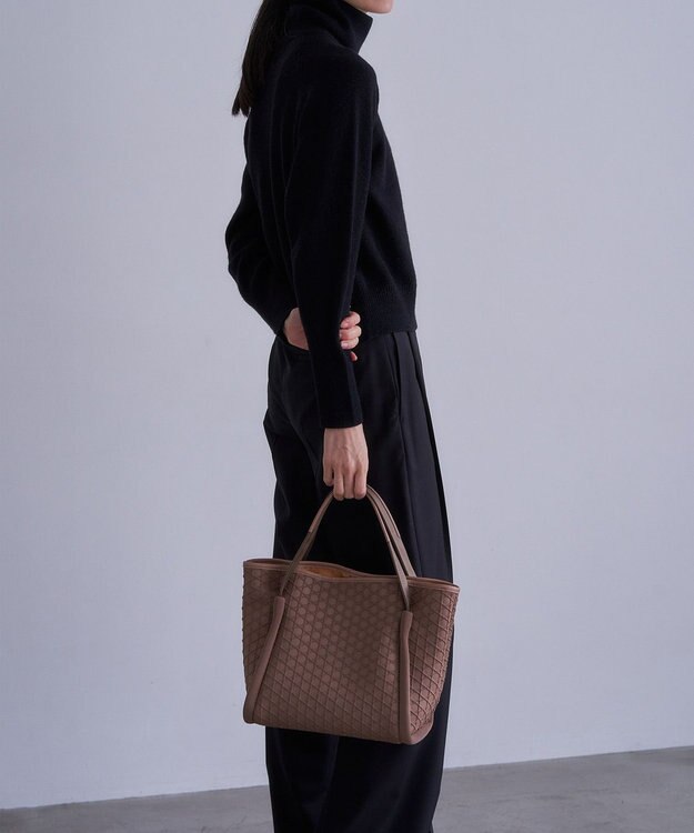MIYABIYA LAQUOH【撥水加工】篭目柄エンボスボンディングトートS カフェオレ