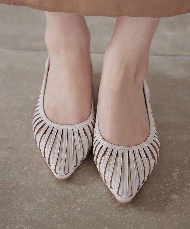 Tiaclasse 【小倉優子さん着用・フラット&ヒール2TYPE】ケージデザインシアーパンプス フラット：アイボリー