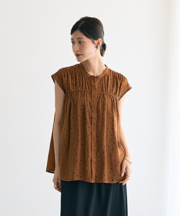 YECCA VECCA ドット柄ギャザーブラウス Camel