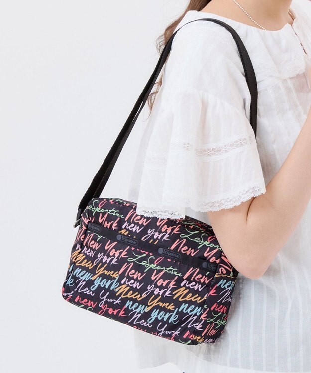 LeSportsac DANIELLA CROSSBODY/NYCスクリプトブラック NYCスクリプトブラック