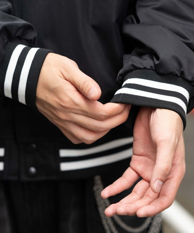 WEGO 【ユニセックス着用ITEM】グラフィックパファースタジャン ブラック