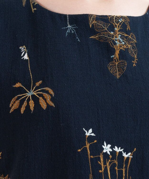 muuc ボタニカル刺繍のワンピースドレス ネイビー