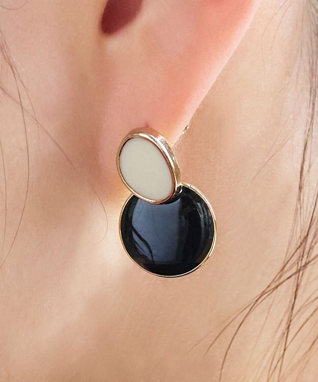 Tiaclasse 2トーンピアス オフホワイト×ブラック