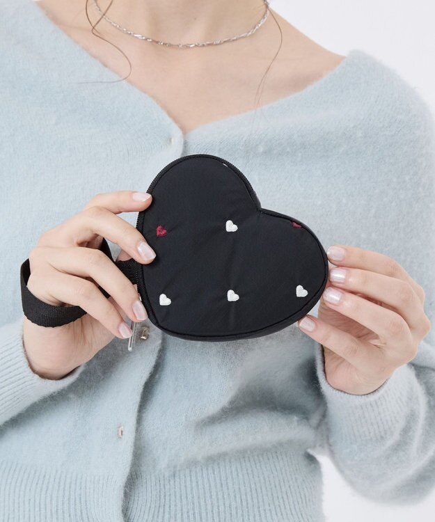 LeSportsac HEART WRISTLET/レッド/ホワイトハートEMB レッド/ホワイトハートEMB