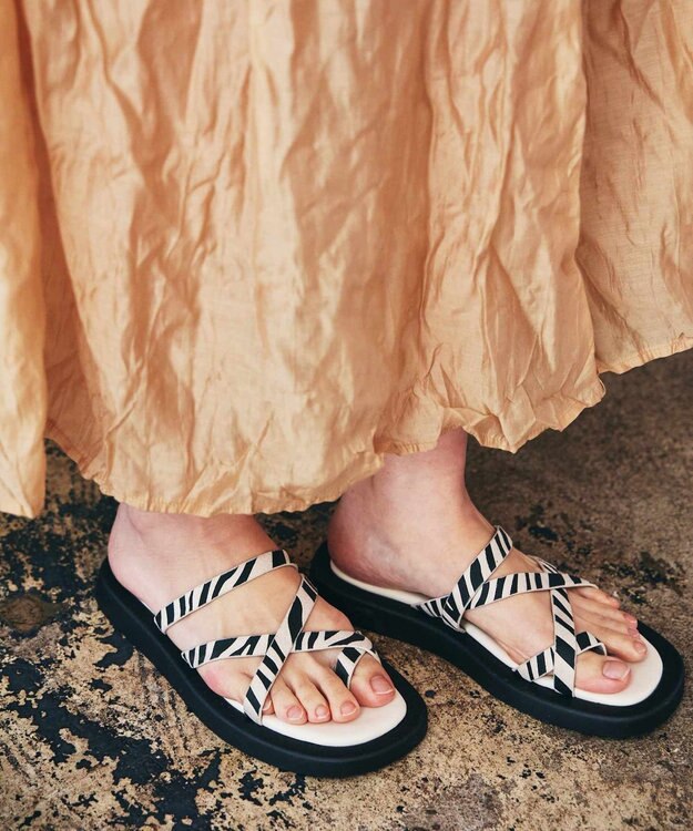 BONTRE 【PRECIEUX JOUET/プレシュウジュエ】フレキシブルソールトングサンダル/020PJ ゼブラ