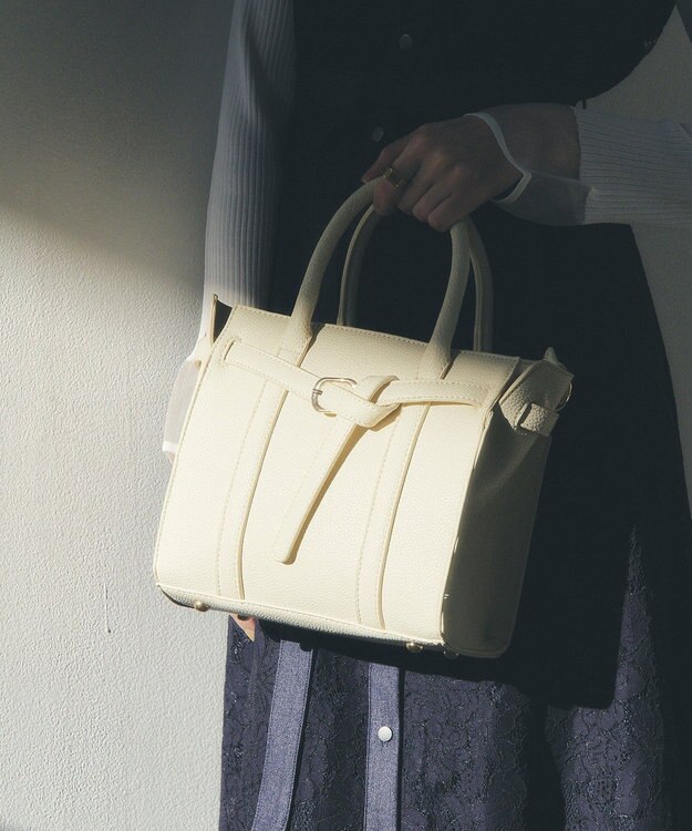 YECCA VECCA 2wayベルトデザインハンドバッグ Ivory