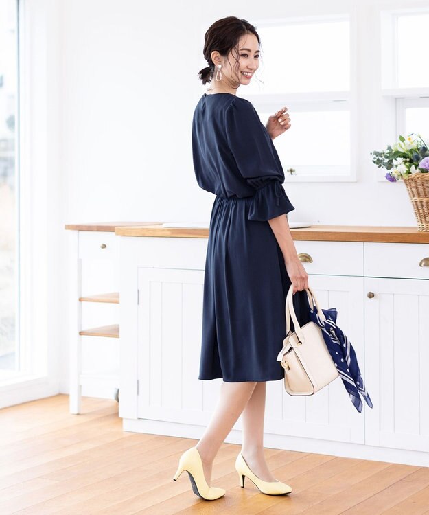 Tiaclasse 【洗える】女性らしさ引き立つリボン袖ギャザーワンピース ネイビー