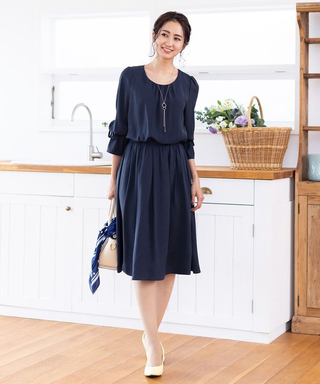 Tiaclasse 【洗える】女性らしさ引き立つリボン袖ギャザーワンピース ネイビー