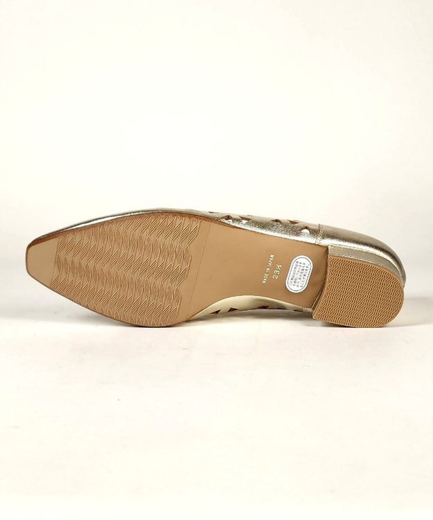 Dominic3 レーザーカット Vカットパンプス ブラック