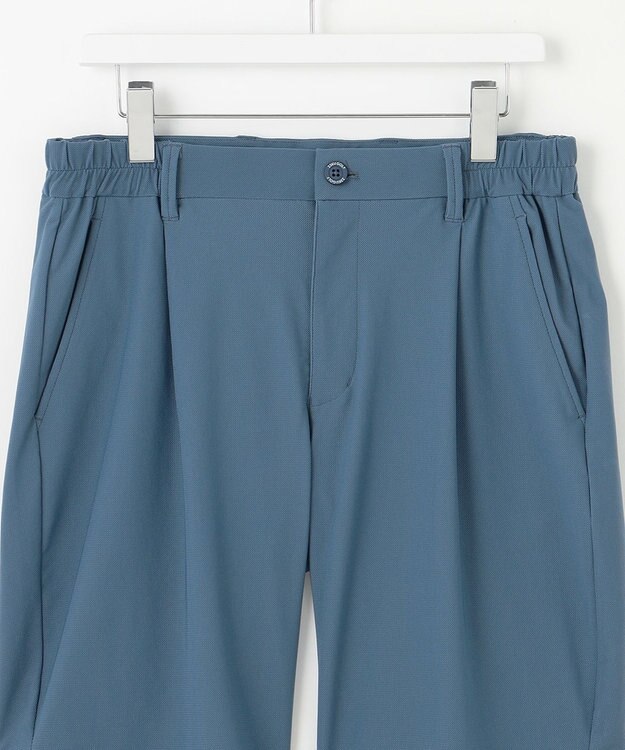 23区GOLF 【MEN】機能に優れた新素材「AIR TOOL」ワンタックショートパンツ サックスブルー系