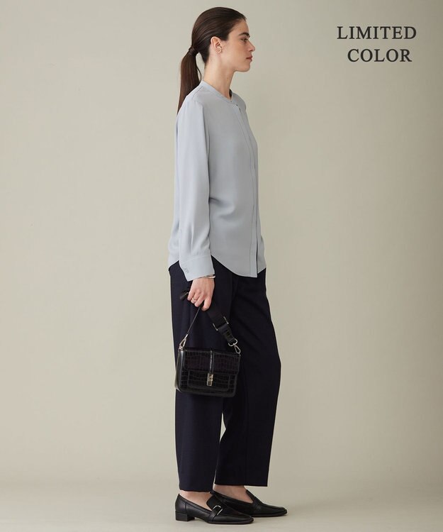 ICB 【WEB限定カラーあり・速乾・洗える】BackSatinAmunzen バンドカラーブラウス フォグブルー系［WEB限定］