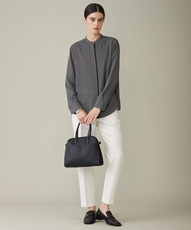 ICB 【WEB限定カラーあり・速乾・洗える】BackSatinAmunzen バンドカラーブラウス チェーン柄系