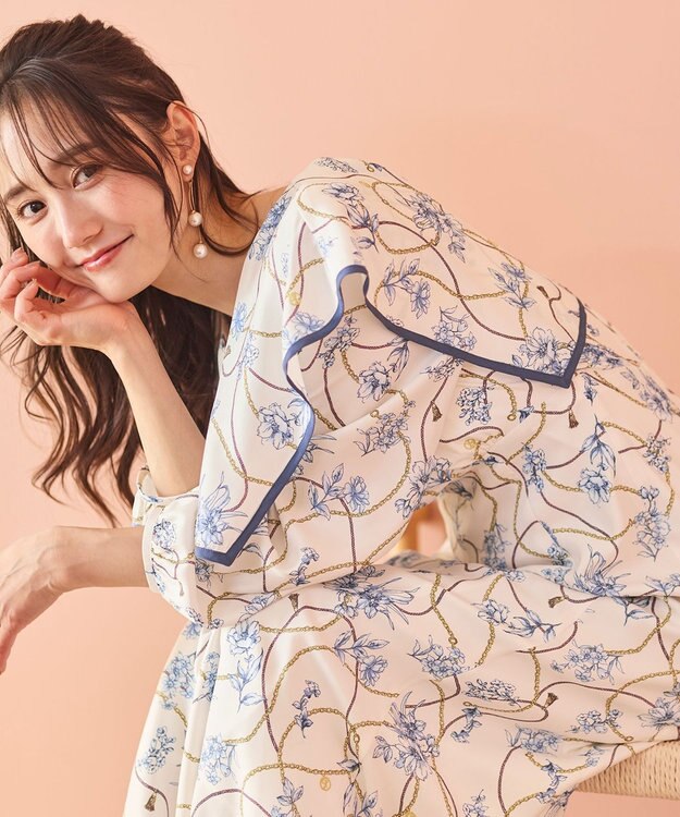 ANY SIS L 【洗える】スカーフデザインプリント ワンピース アイボリーベース