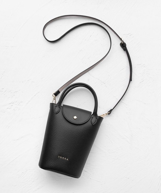 TOCCA 【八木アリサさん着用】PETAL SILHOUETTE LEATHER POCHETTE ポシェット ブラック系