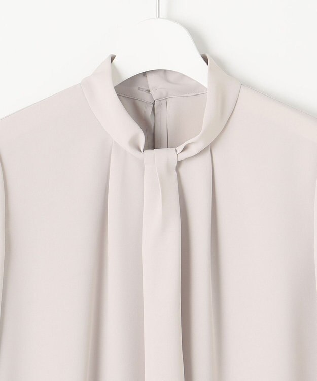 自由区 【洗える】ライトサテン ブラウス ライトグレー系