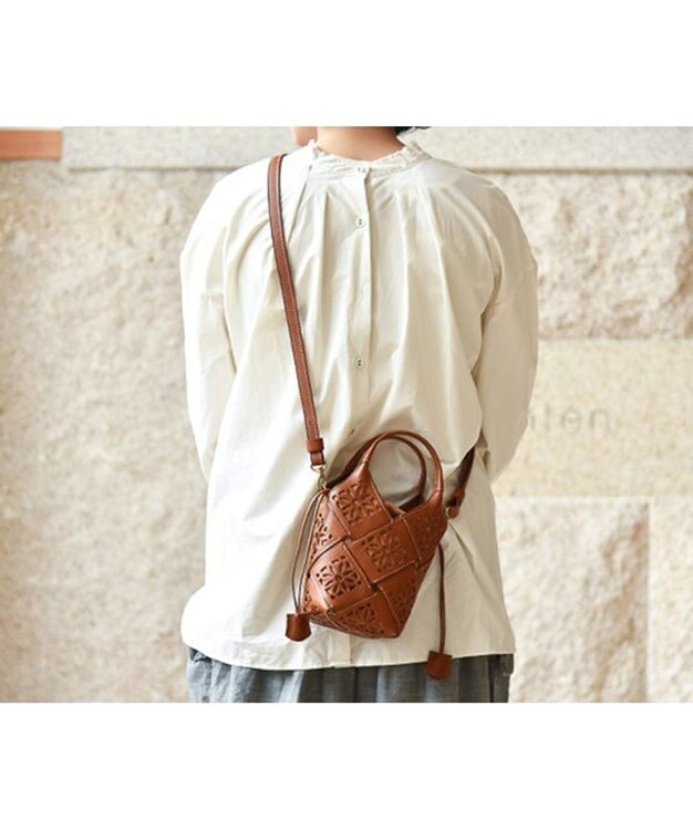 genten サステナブルカットワーク ポシェット チャ