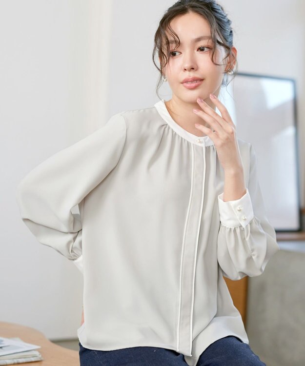 Tiaclasse イージーケア配色スタンドカラーブラウス グレージュ