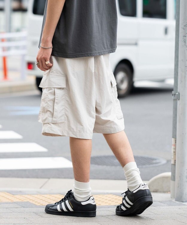 WEGO 【撥水/速乾/ウエストゴム/ユニセックス着用ITEM/MLサイズ展開】ナイロンイージーバギーカーゴショーツ ライトグレー