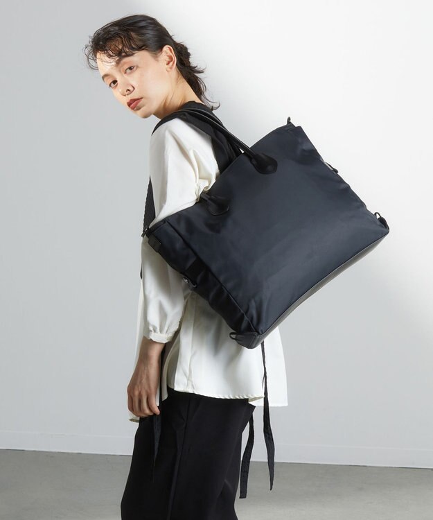 Y'SACCS ナイロン×リサイクルレザー　ホック2WAYトート　Mサイズ グレー