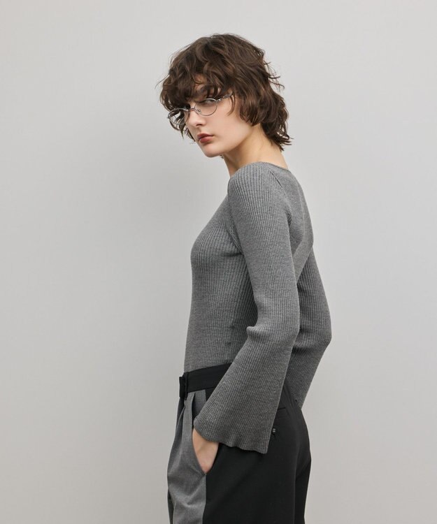 GRACE CONTINENTAL アイレットリブニットトップ グレー