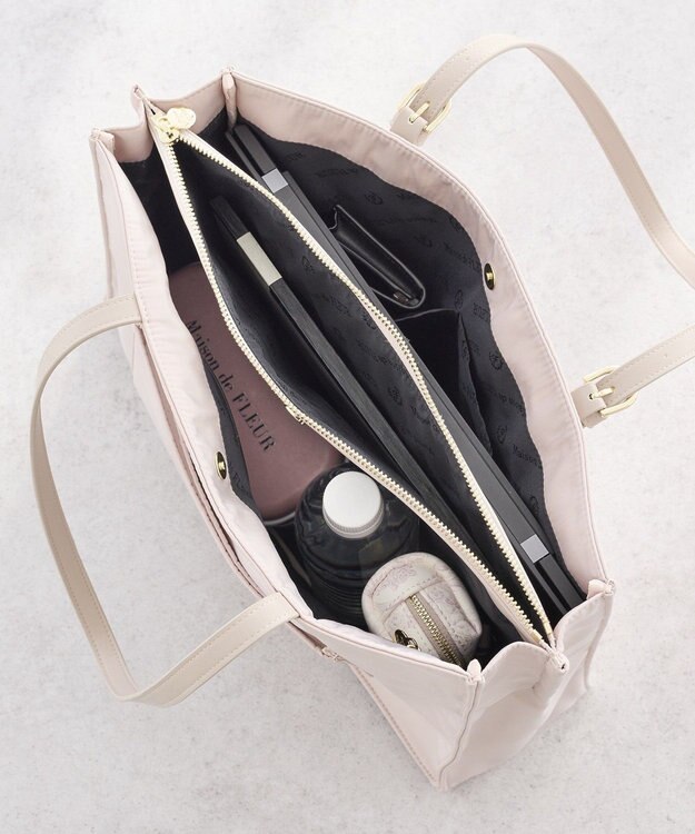 Maison de FLEUR 撥水加工マルチポケットキャリーオンバッグ Grayish Pink