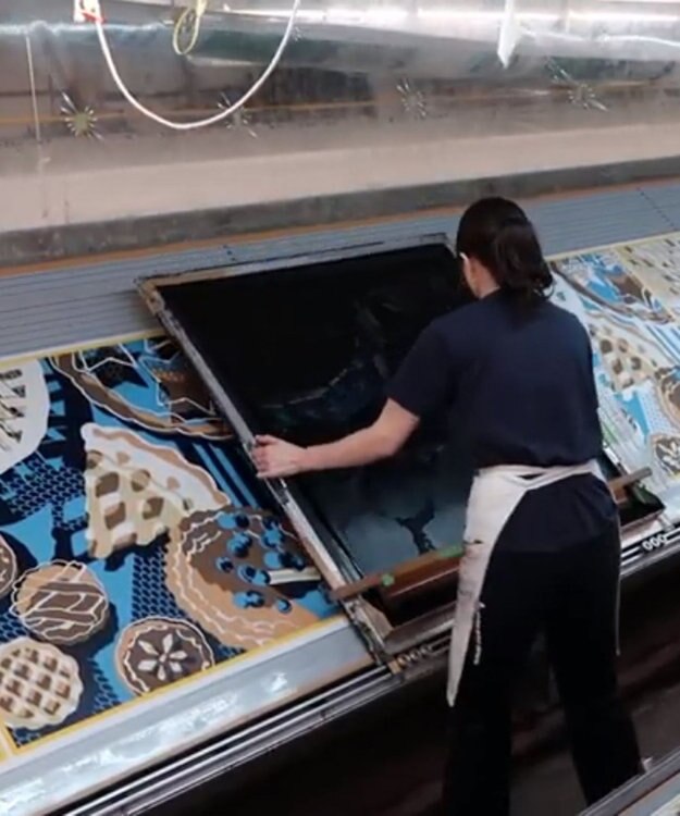 Marca ＜秋の新色＞【Marcaオリジナル】グース  小判 シルクツイル スカーフ ライラックブルー