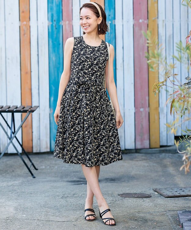 Tiaclasse 【洗える】大人華やかなノースリーブ花柄ワンピース ブラック