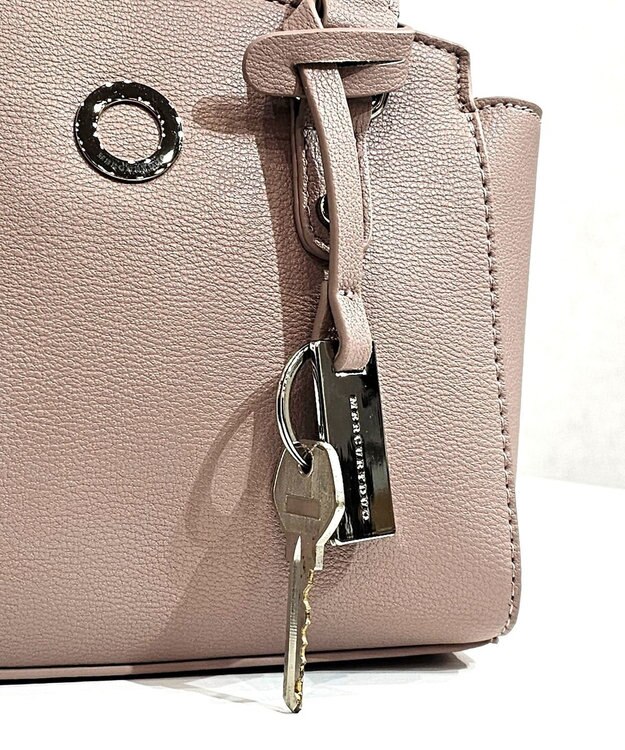 style code 【MERCURYDUO/マーキュリーデュオ】メタルアイレット　ミニハンドバッグ スモーキーピンク